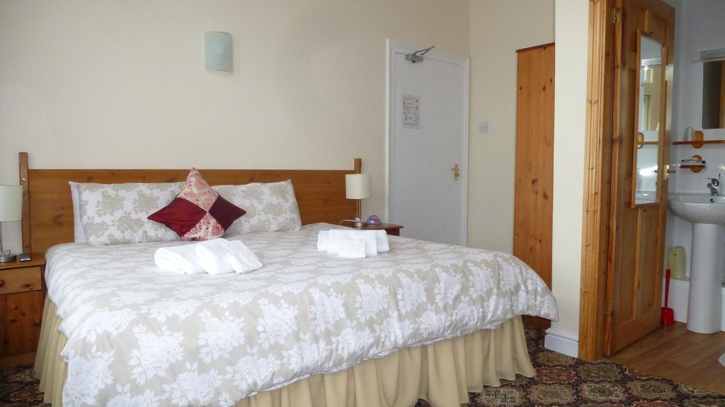 Whitehall Guest House Colwyn Bay Exterior photo