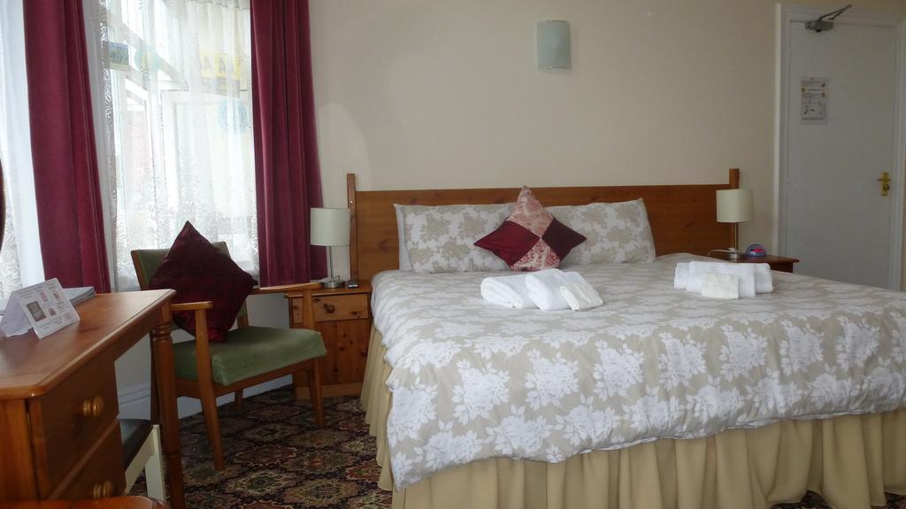 Whitehall Guest House Colwyn Bay Exterior photo