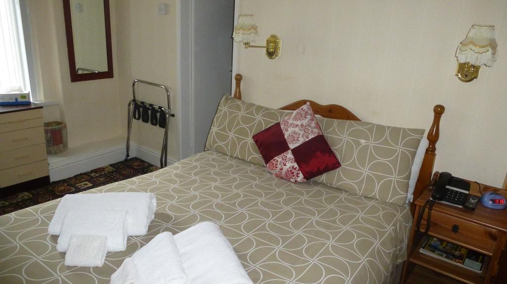 Whitehall Guest House Colwyn Bay Exterior photo