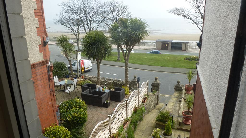 Whitehall Guest House Colwyn Bay Exterior photo
