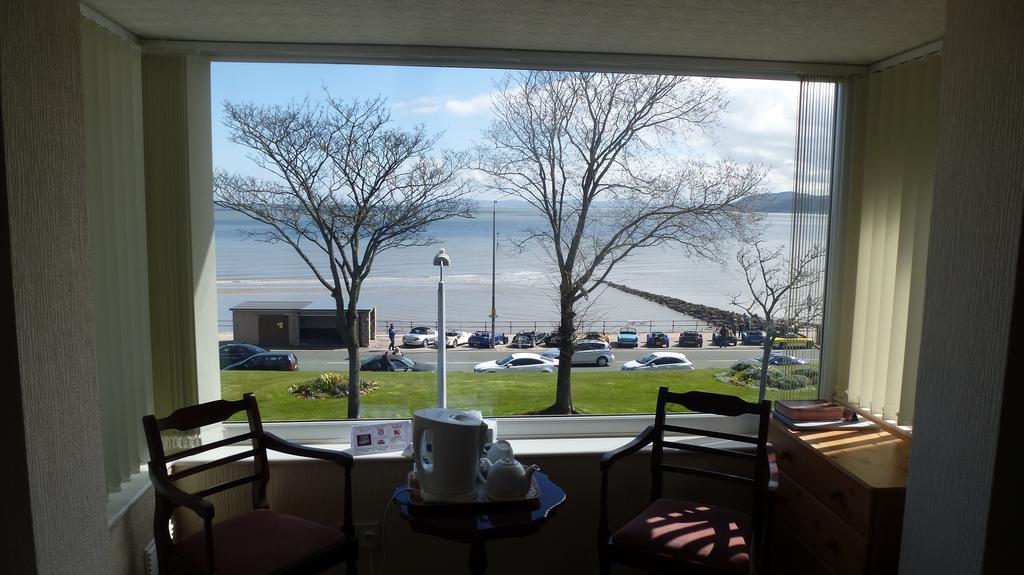 Whitehall Guest House Colwyn Bay Exterior photo
