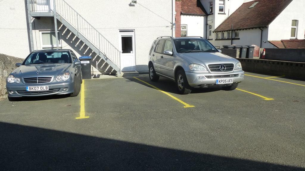 Whitehall Guest House Colwyn Bay Exterior photo
