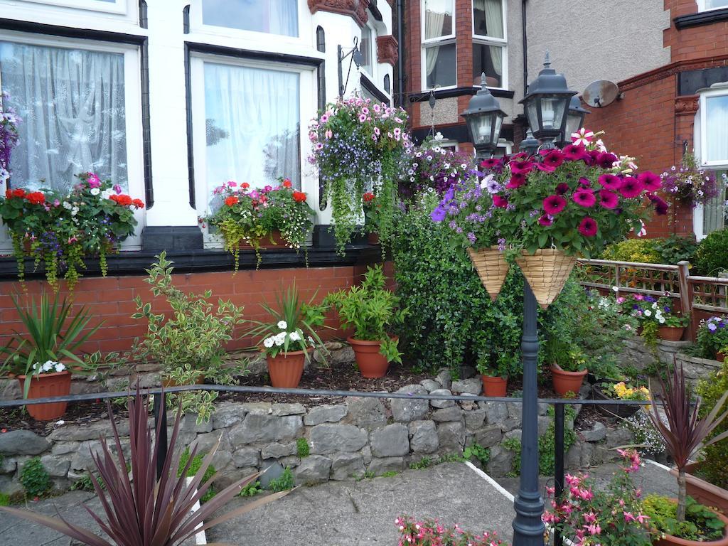 Whitehall Guest House Colwyn Bay Exterior photo